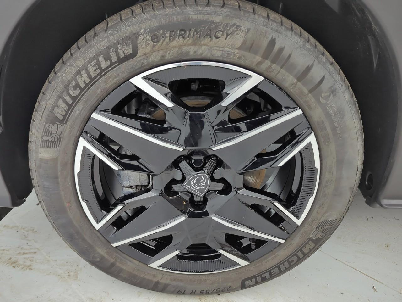 Peugeot 5008 hybrid 145 ch e-dcs6 allure — photo 11