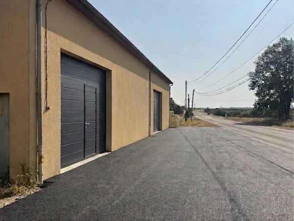 Local commercial, dépôt ou stockage