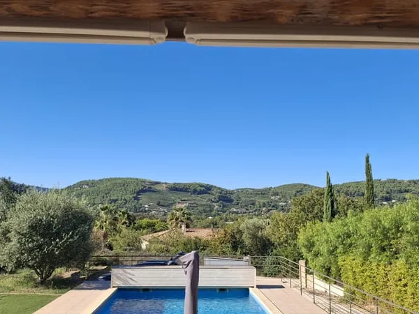 Maison individuelle avec belle vue dégagée sur les collines