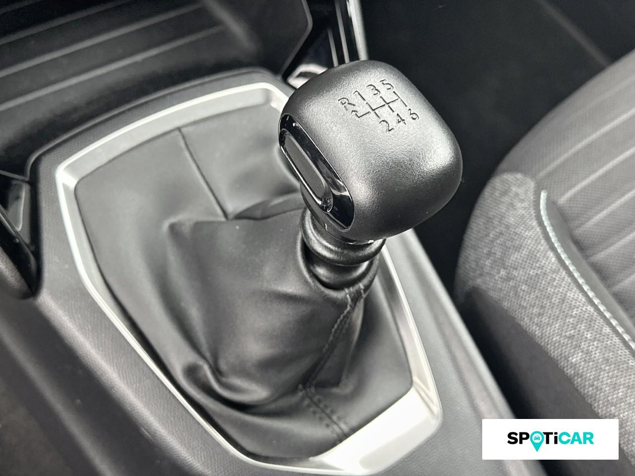 Peugeot 208 1.2 puretech 100ch s&s style 118g — photo 14