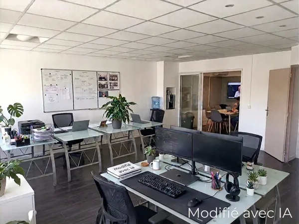 IVRY-SUR-SEINE BUREAUX 70,60 M²