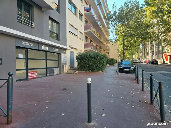 Local Bureaux à louer(près du polygone)