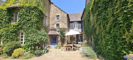 Maison 10 pièces 302 m²