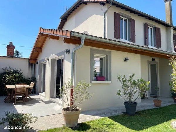 Maison prête à vivre avec jardin