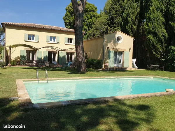 Maison 7 pièces 243 m²