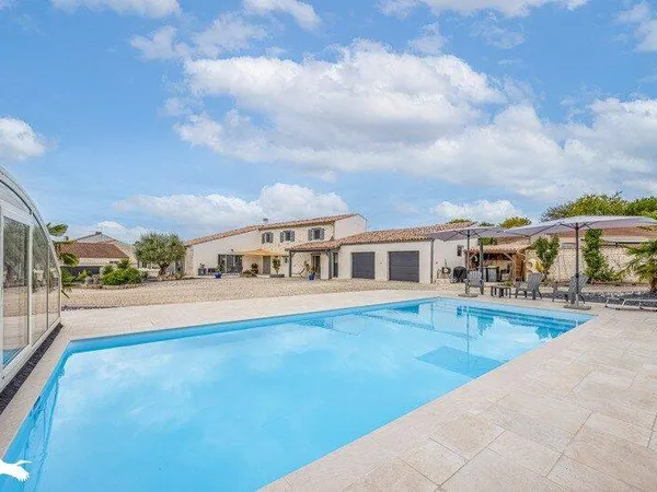 Maison 6 pièces 196 m²