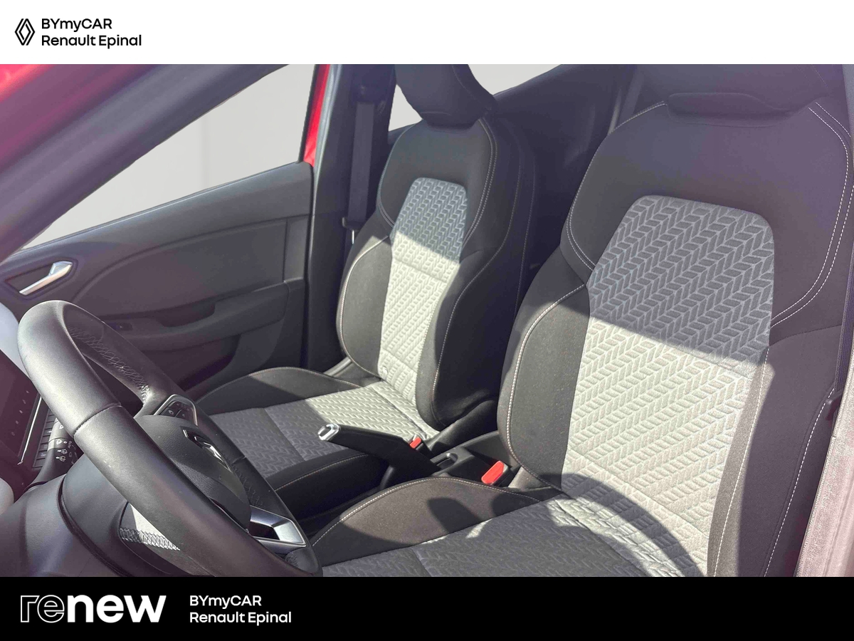 Renault Clio TCe 90 — photo 11