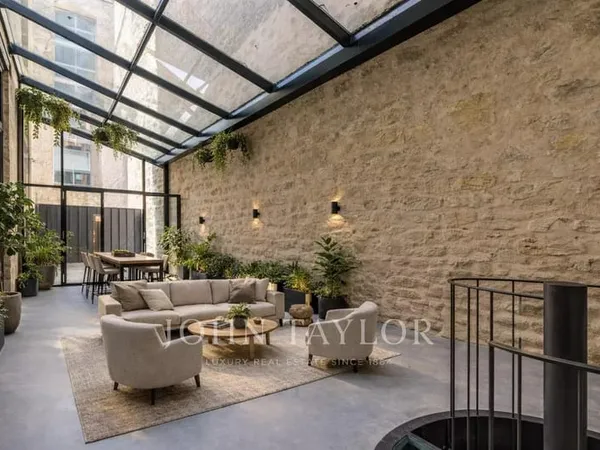 TRIANGLE D'OR - MAGNIFIQUES LOCAUX RENOVES