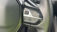 Peugeot 2008 1.5 BlueHDi 110ch S&S Allure — photo 17