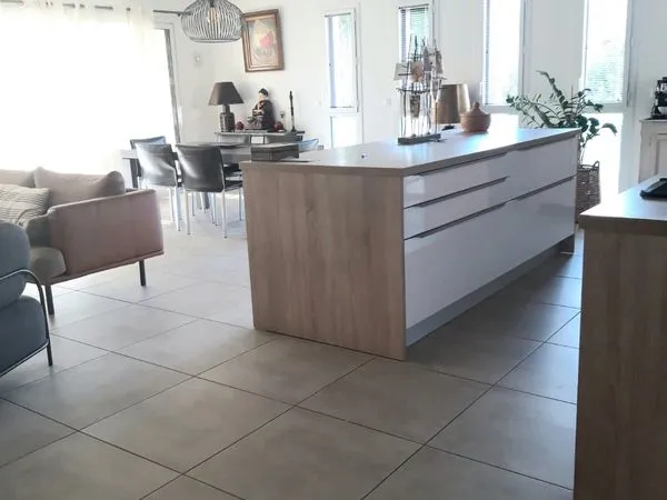 Vente Appartement de type 4 de 140 m2 centre ville Alès