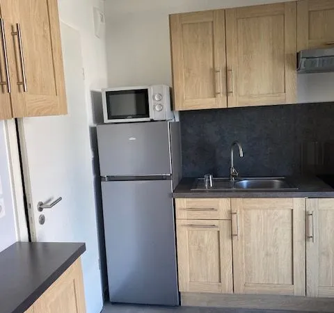 STUDIO MEUBLE AVEC GRANDE TERRASSE au Bourget du Lac