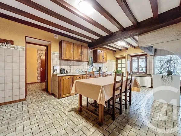 Maison 7 pièces 210 m²