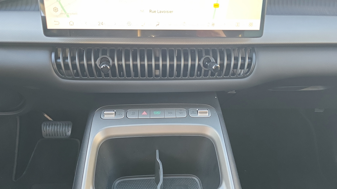 BYD Dolphin G 1.5 DM-i PHEV 212 ch — photo 17