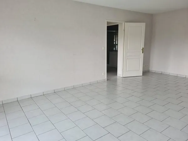 Investisseur : Un appartement T2 centre ville de Forges-Les-