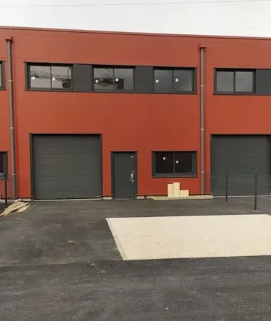 Local 2 pièces 168 m²