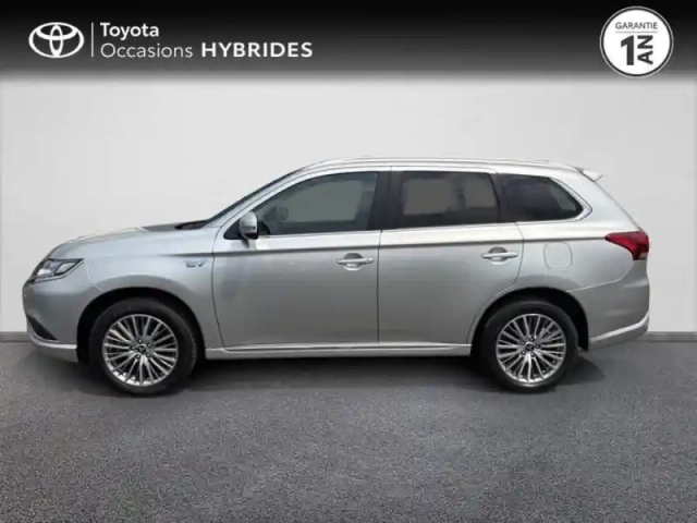 Mitsubishi Outlander phev twin motor business 4wd — photo 3