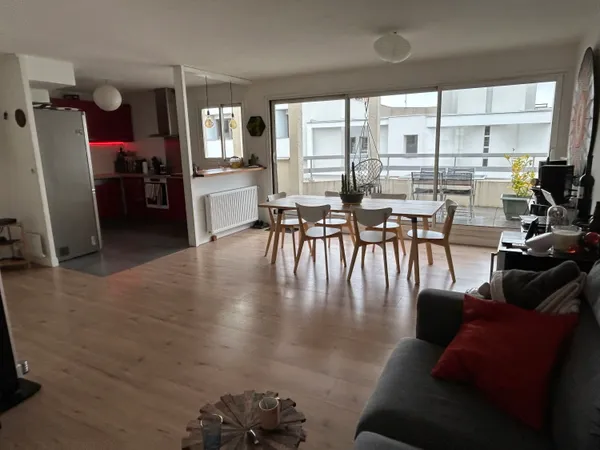 Propose appartement en colocation très lumineux - 75m²