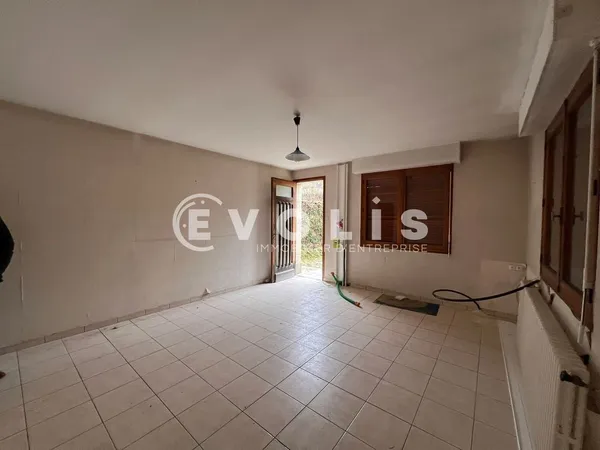 Bureaux - A VENDRE - 250 m² non divisible