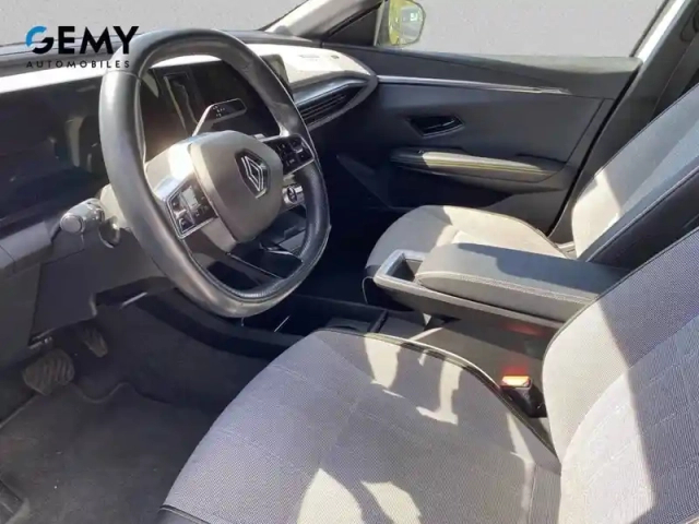 Renault Megane e-tech ev60 220 ch optimum charge — photo 8