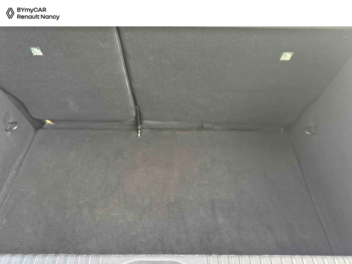 Renault Clio TCe 100 — photo 13