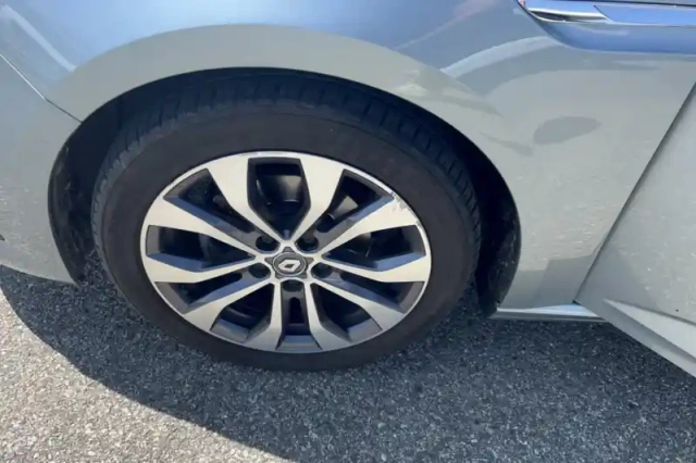 Renault Megane mégane iv berline tce 140 edc fap — photo 13