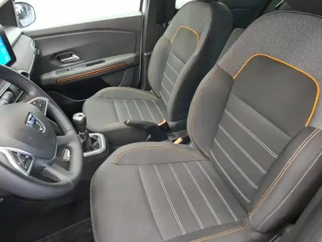 Dacia Sandero tce 90 - 22 — photo 12