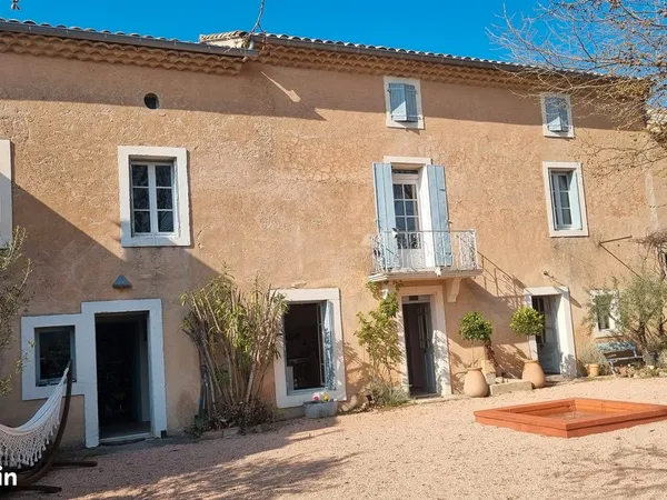 Mas de village