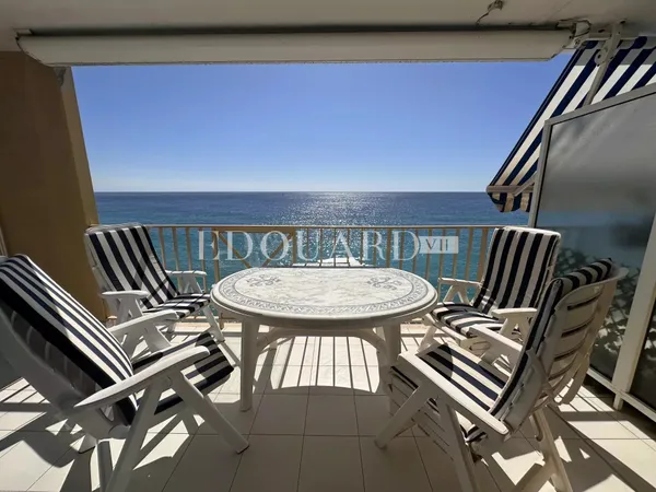 Trois pièces avec terrasse, magnifique vue mer panoramique et double garage