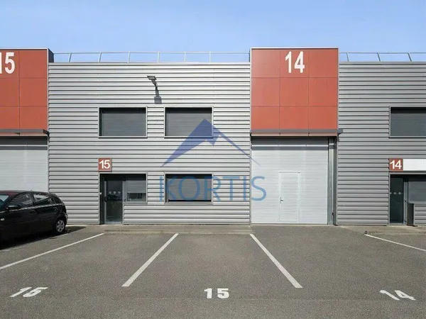Local d'activité 636 m²