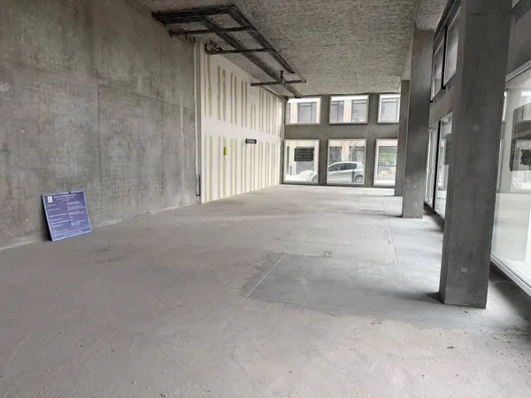 Local commercial 167 m²
