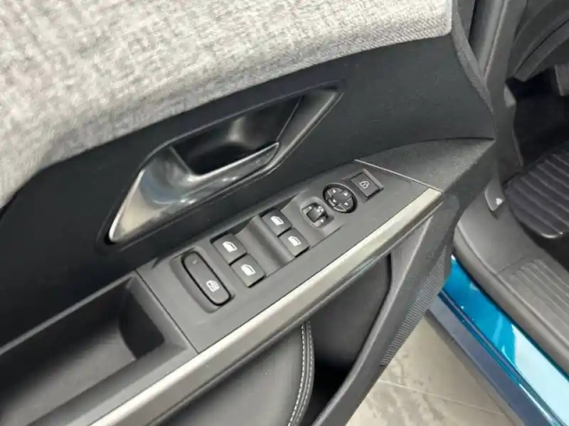 Peugeot 3008 hybrid 145 e-dcs6 — photo 64
