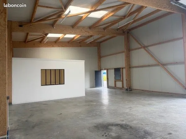 LOCAL A LOUER - 146m² entre Caen et la mer