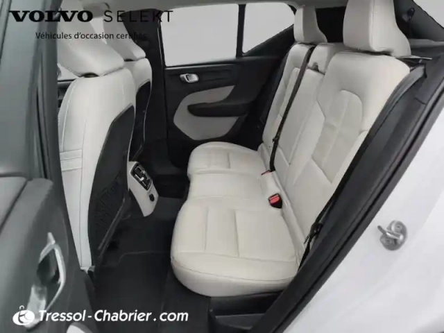 Volvo Xc40 t4 recharge 129+82 ch dct7 ultimate — photo 23