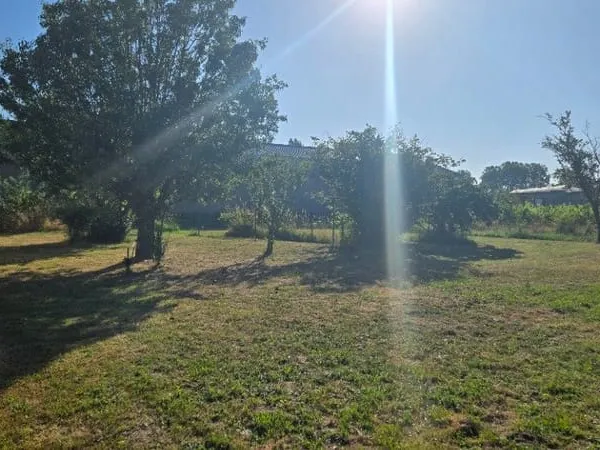 Terrain 605 m²