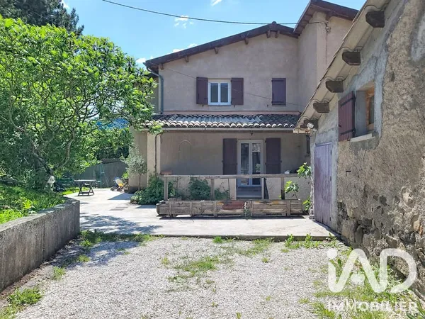 Maison 9 pièces 285 m²