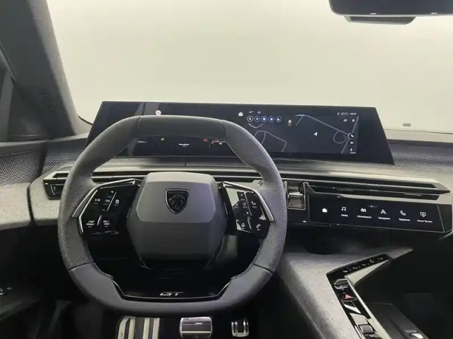 Peugeot 5008 hybrid 145 e-dcs6 — photo 22
