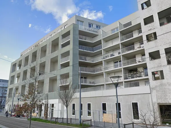 Grand studio de 39m² avec balcon et garage idéal investisseur