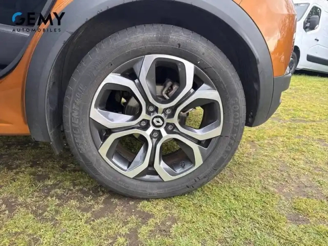 Renault Captur e-tech 145 - 21 — photo 11