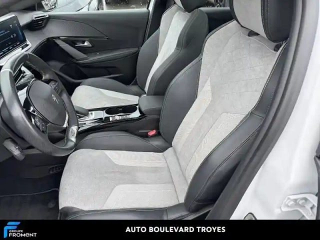 Peugeot 208 e- 136ch gt pack — photo 26