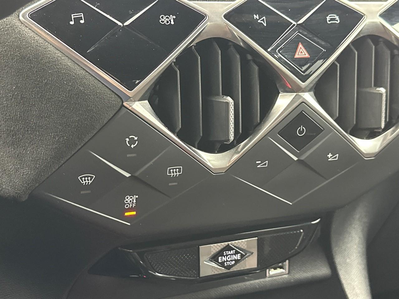 Ds Ds 3 crossback puretech 130 eat8 performance line+ — photo 29