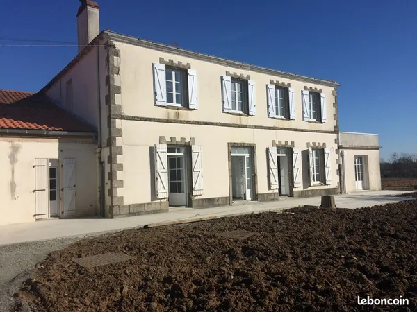 🏡 À louer : agréable maison bourgeoise a Gorges