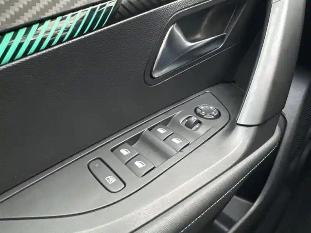 Peugeot 2008 1.2 100 allure — photo 19