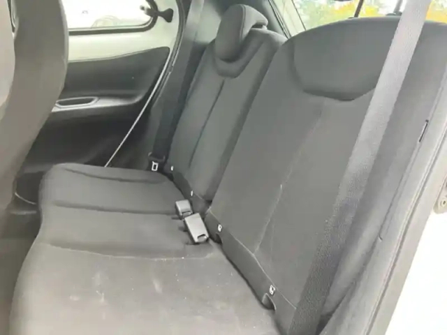 Toyota Aygo 1.0 vvt-i 72 dynamic / pack zen — photo 11