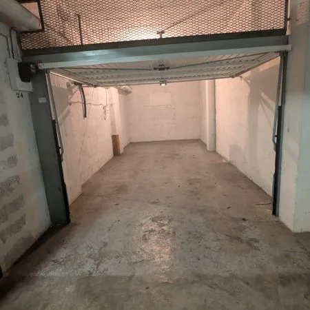 Loue grand garage