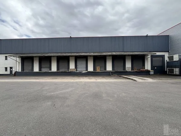 Entrepôt 3510 m²
