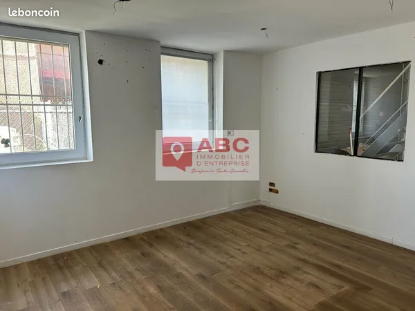 LOCAL D'ACTIVITE 250 m² BAILLARGUES