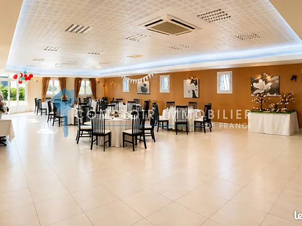 Local 550 m² Istres
