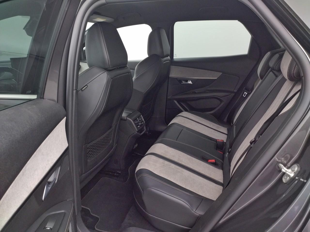 Peugeot 3008 hybrid4 300 e-eat8 gt — photo 13