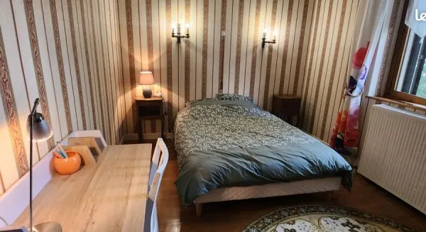 À louer chambre meublée et pièce de vie chez l'habitant à Mirecourt