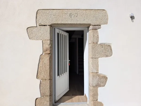 Maison en pierres rénovée